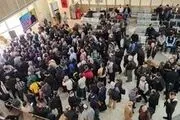 صف خرید بلیط، برای حضور در جزیره خارک+ فیلم
