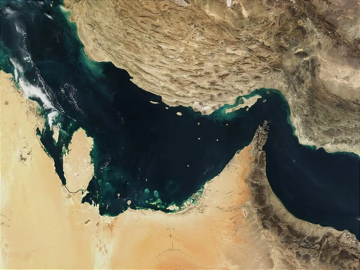 محاصره دریایی آمریکا توسط ۳ کشتی شکسته شد + جزئیات