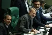 شوخی لاریجانی با نماینده ترک زبان/چرا می گویی پولِ بی پدر و مادر!