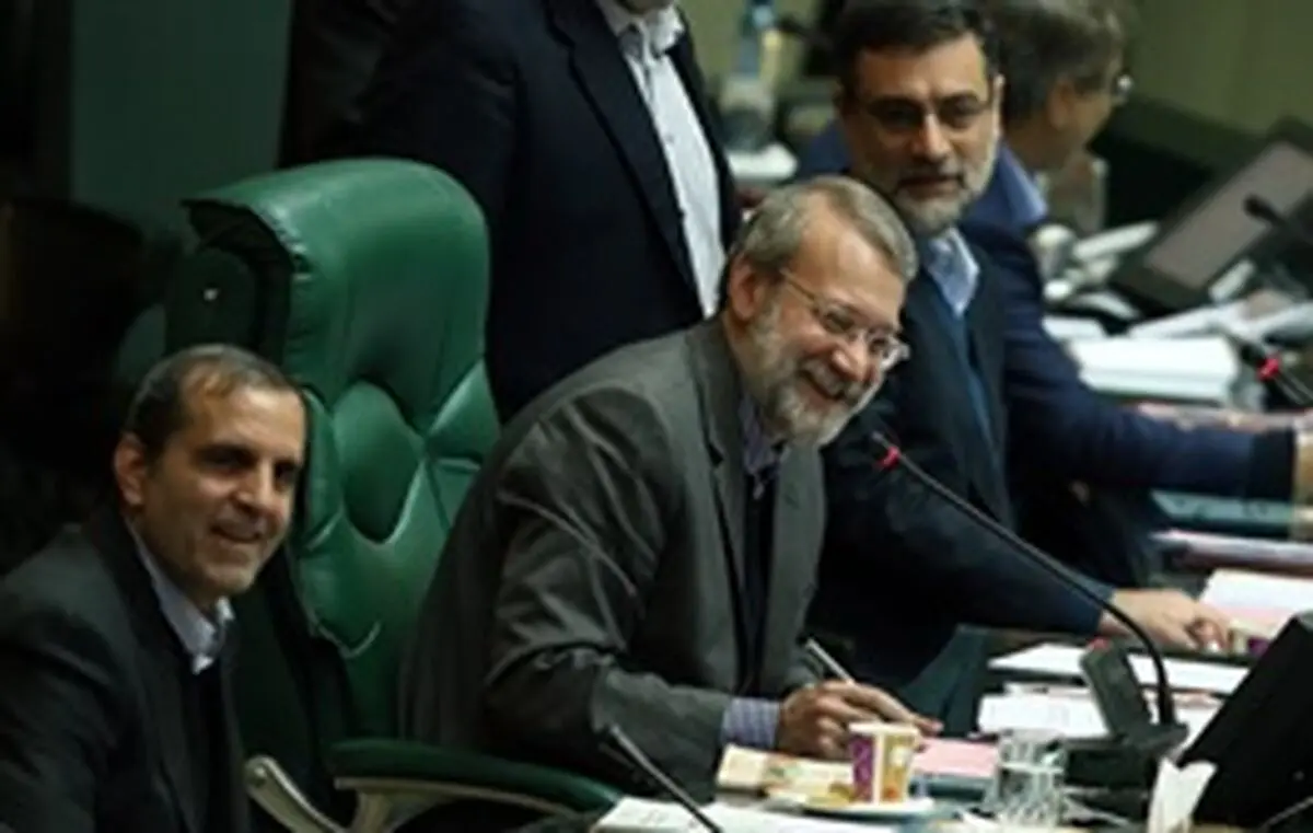 شوخی لاریجانی با نماینده ترک زبان/چرا می گویی پولِ بی پدر و مادر!