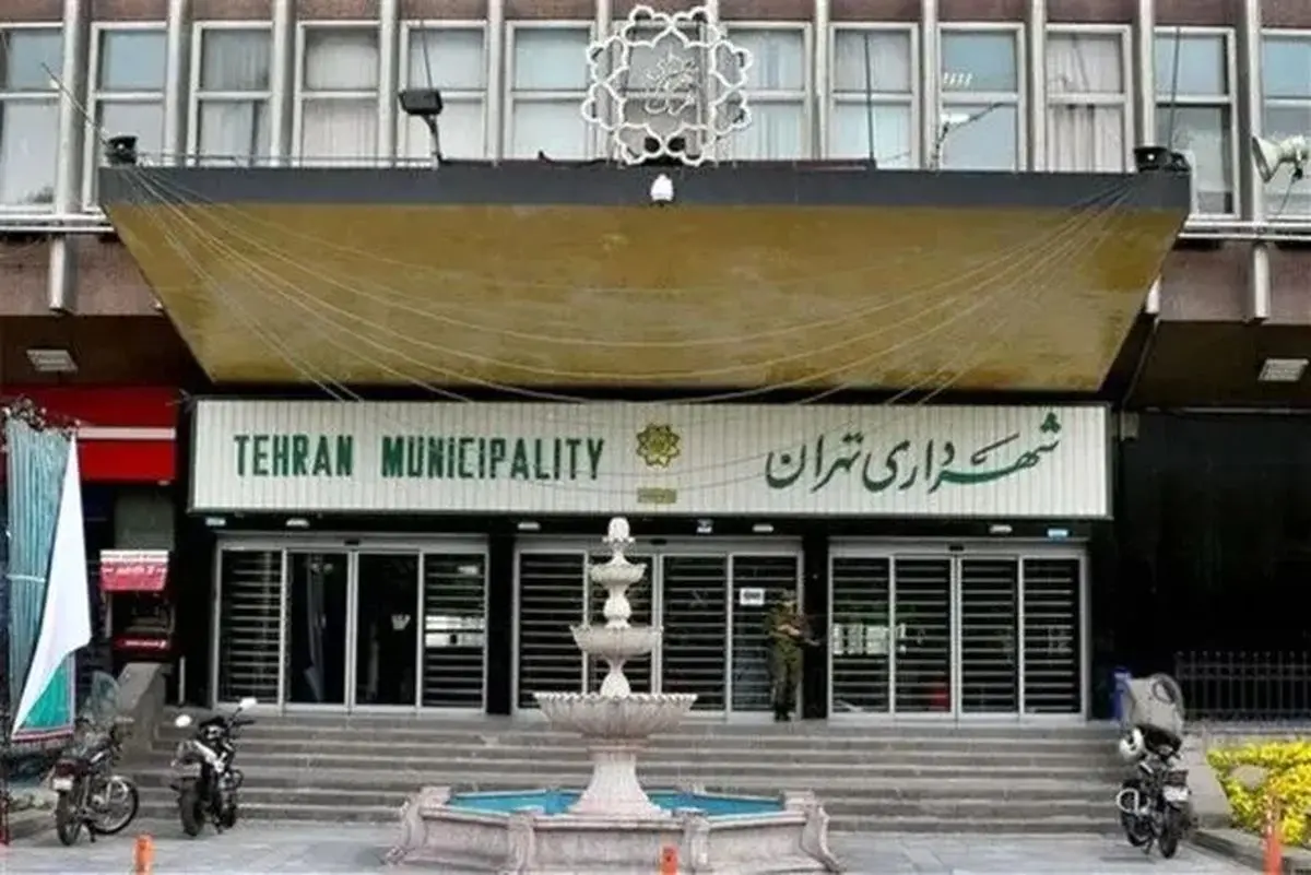 بنرهای تبلیغاتی عجیب شهرداری تهران در رابطه با قرار داد خرید اتوبوس با چین