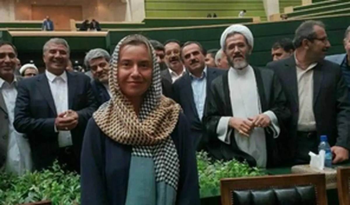 تراژدی خود کم پنداری