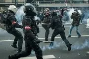 ادامه جنگ های خیابانی در فرانسه/ فیلم