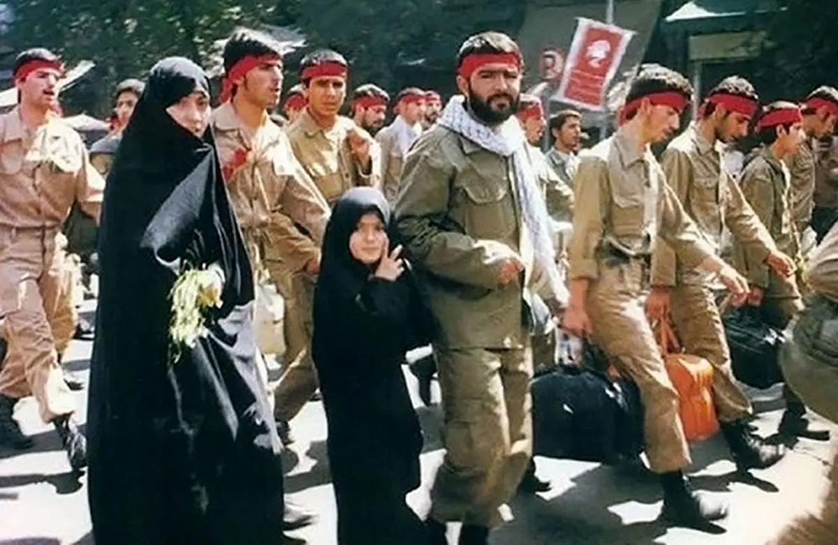 نقش حواریون انقلاب در دفاع مقدس