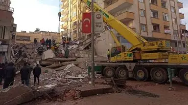 تصاویر جدیدی از آوار برداری و نجات زلزله زدگان ترکیه/گزارش تصویری