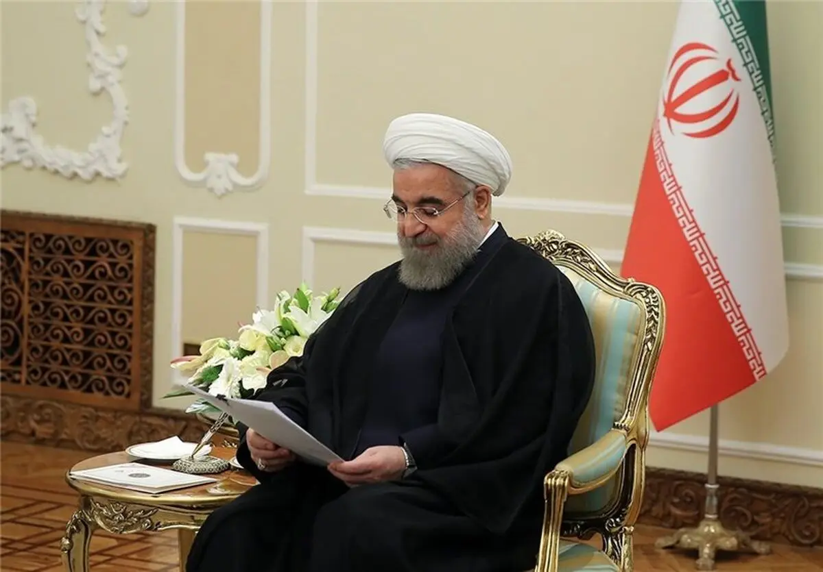 روحانی 6 لایحه دولت را برای طی تشریفات قانون تقدیم لاریجانی کرد