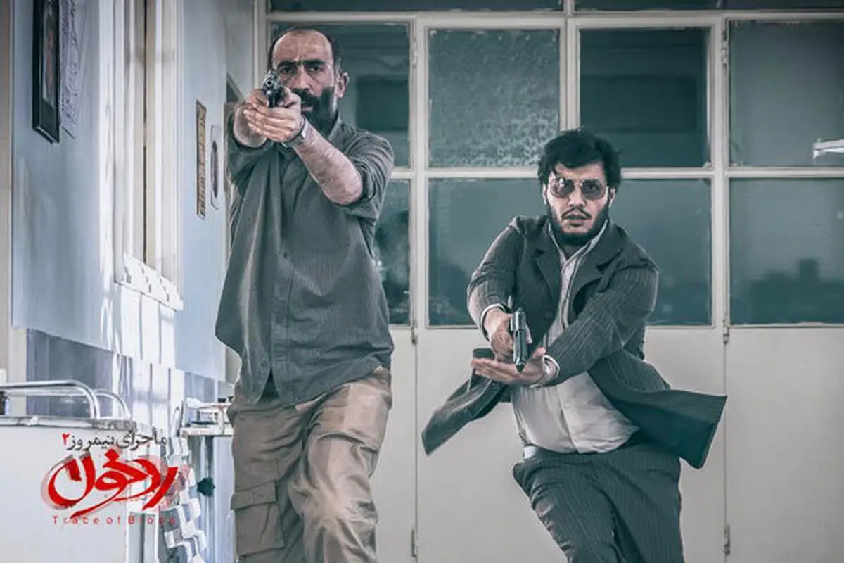 هادی حجازی فر: بوی سیگار میدی، اینم گزارش کن/ عکس