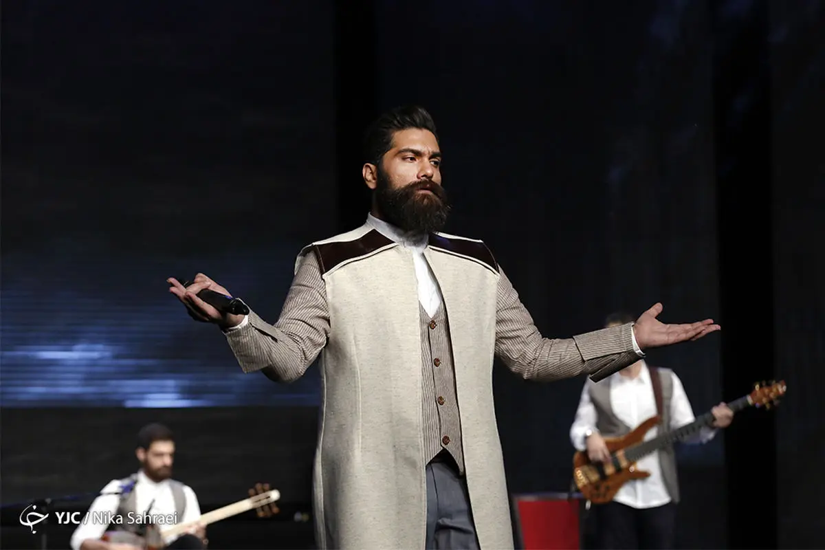طبیعت گردی علی زندوکیلی به همراه مادرش/ عکس