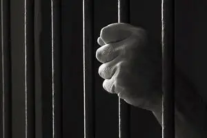جزئیات تکمیلی فرار از زندان سقز / ۷ نفر دستگیر و ۲ زندانی خود را تحویل دادند