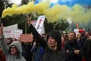 معترضان انگلیسی: کودتا را متوقف کنید +فیلم