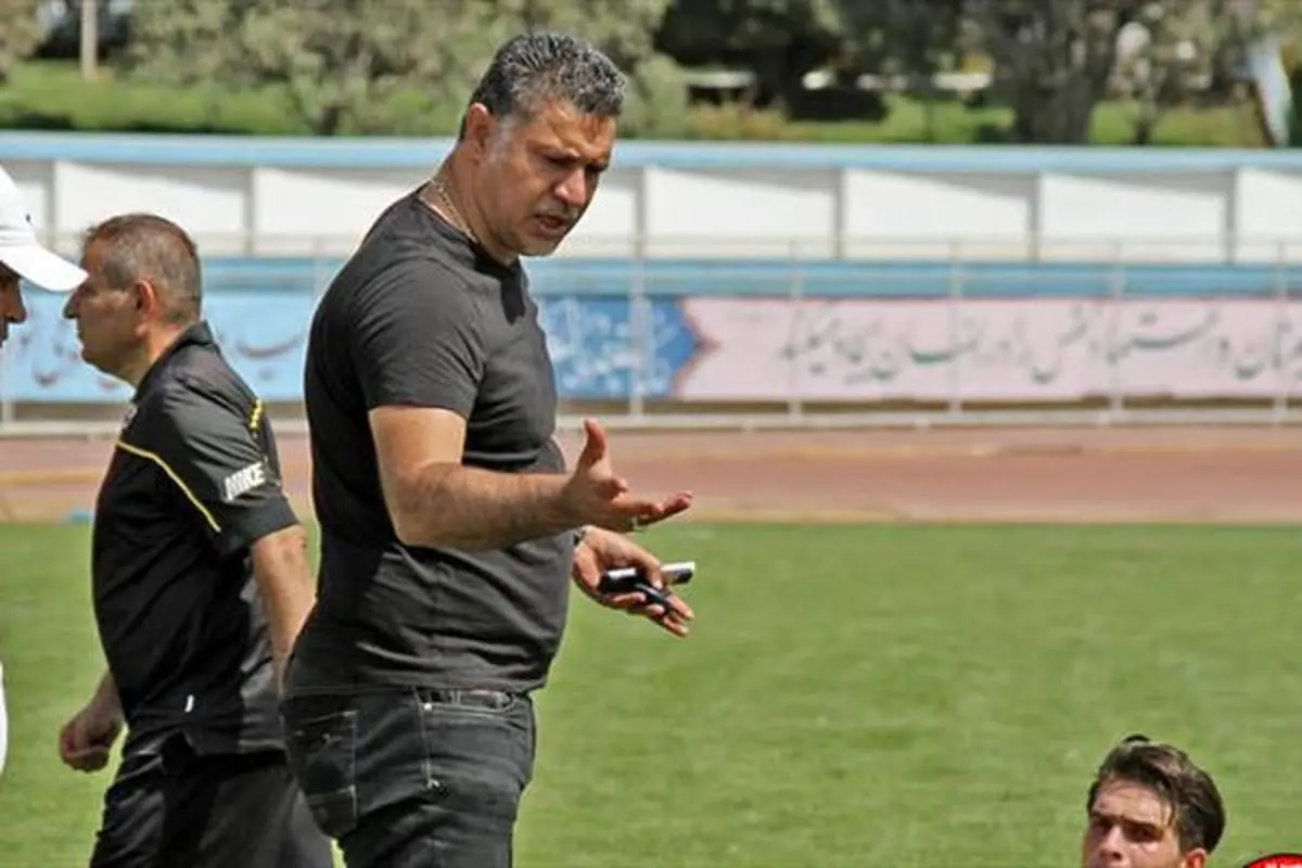 دست رد علی دایی به سینه بازیکن استقلال