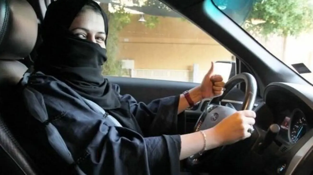 استقبال زنان عربستانی از نمایشگاه اتومبیل