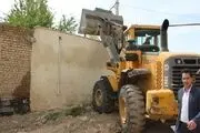 تخریب ساختمان غیرمجاز توسط شهرداری نهاوند+ تصاویر