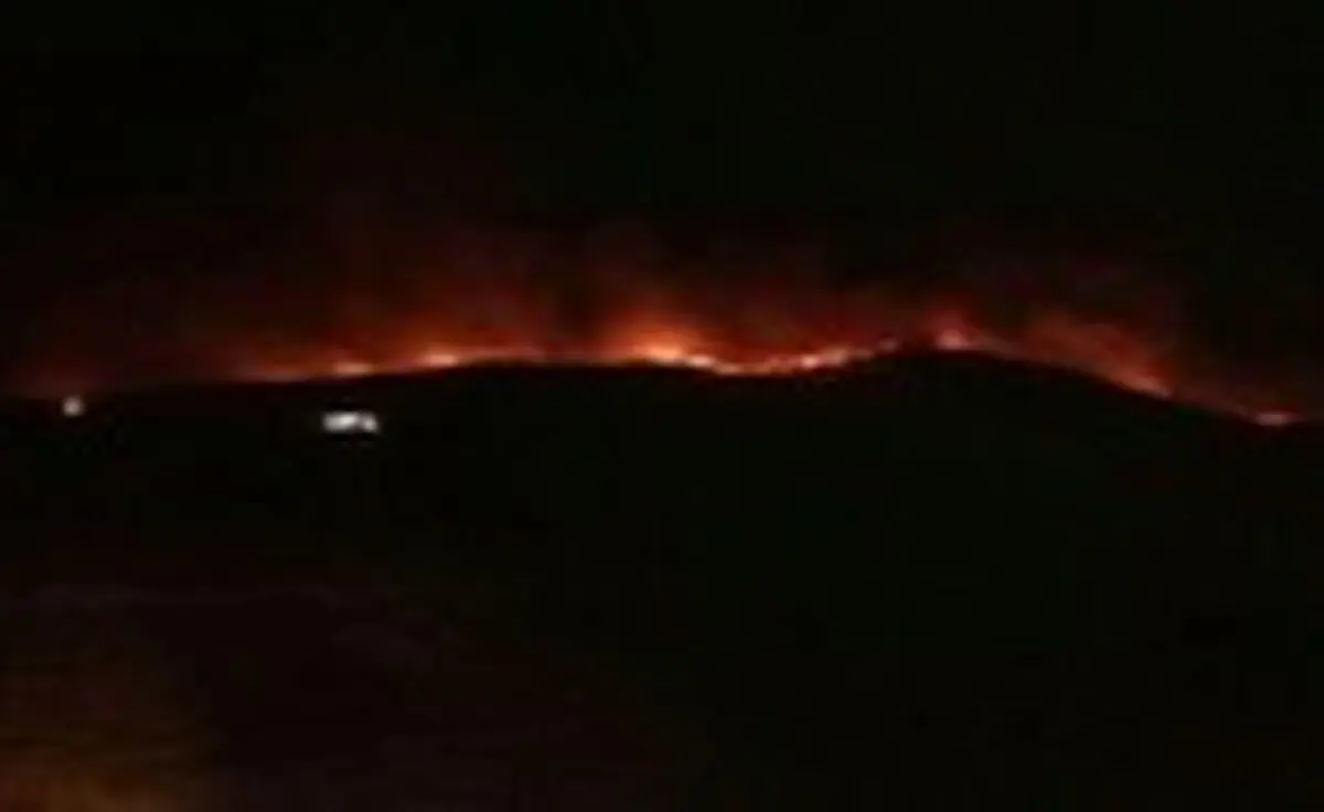 
آتش سوزی گسترده در مراتع و کوه های اطراف شازند و آستانه
