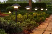 5 سبک مدرن نورپردازی فضای محوطه باغ ویلا با چراغ چمنی و چراغ حبابی
