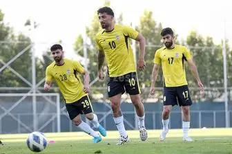 پیراهن شماره 10 تیم ملی بر تن صیادمنش+ عکس