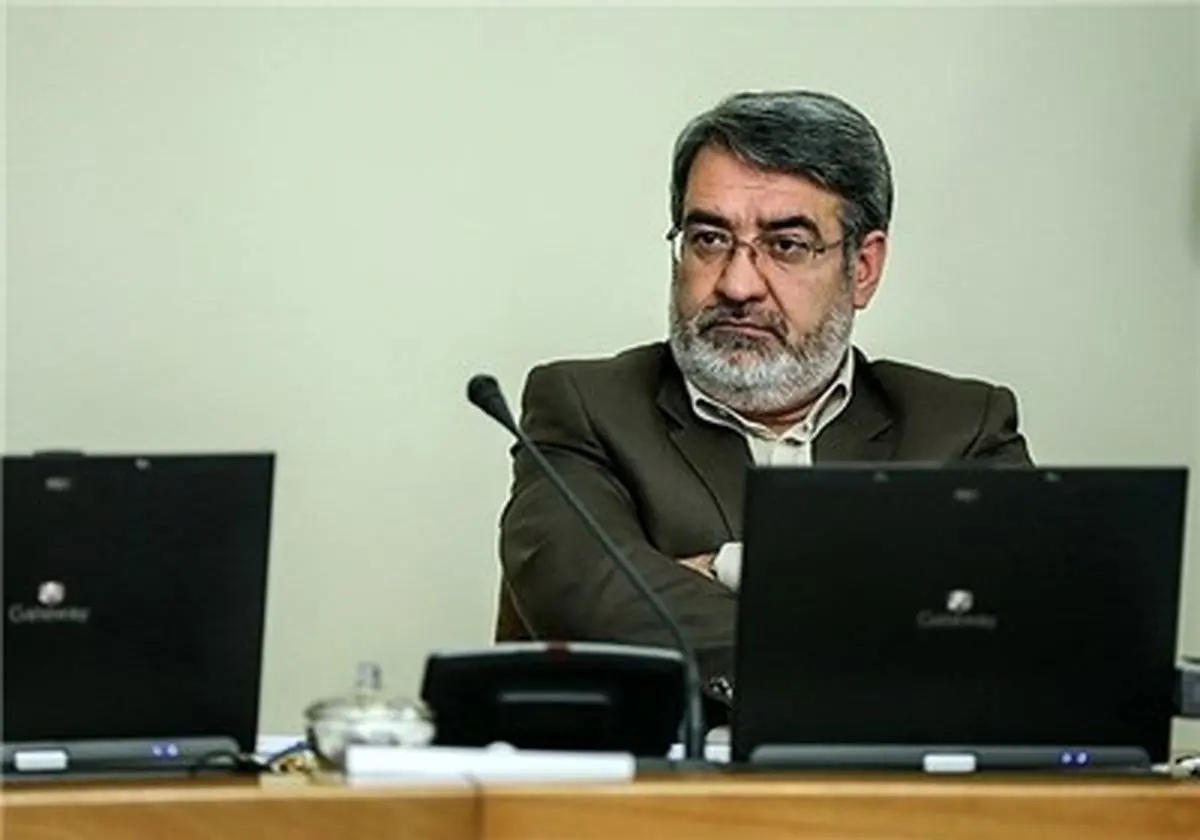 ستاد مبارزه با قاچاق کالا و ارز باید تعطیل شود