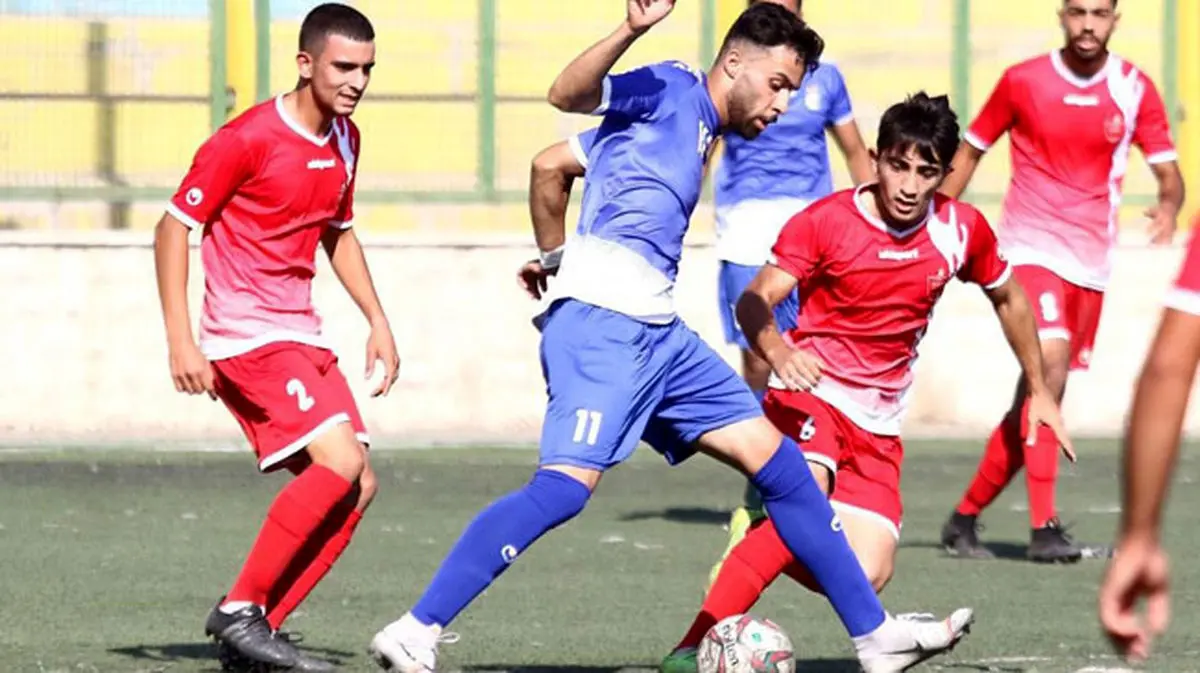 کتک خوردن بازیکن پرسپولیس پیش از دربی و اخراج سرمربی!