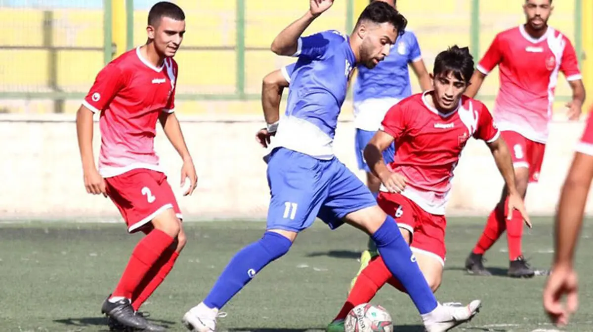 کتک خوردن بازیکن پرسپولیس پیش از دربی و اخراج سرمربی!