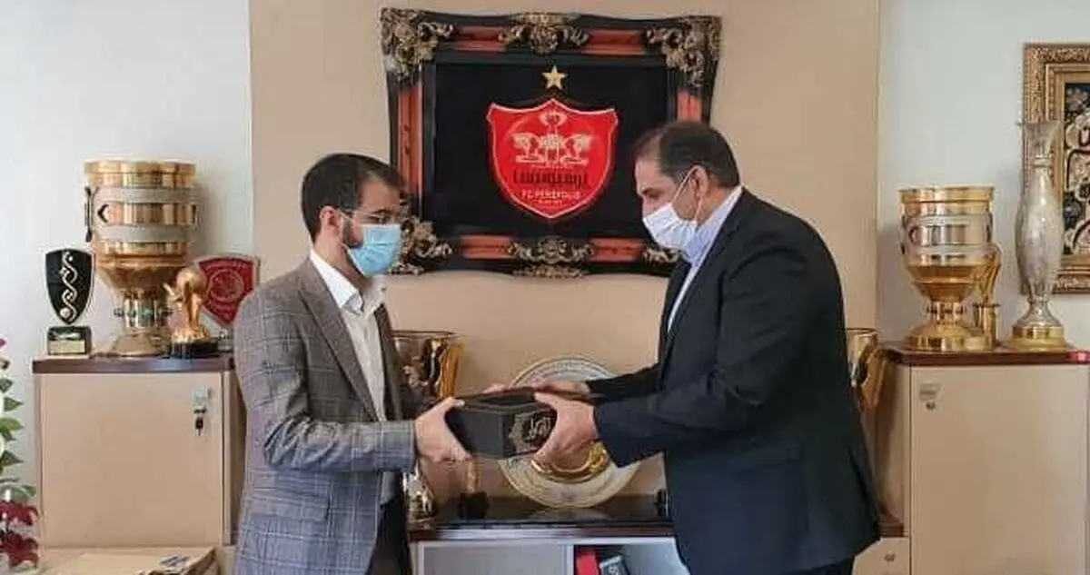 اعتراض هواداران استقلال: اصلاً نمی‌گذارند پرسپولیس بدون مدیر بماند!