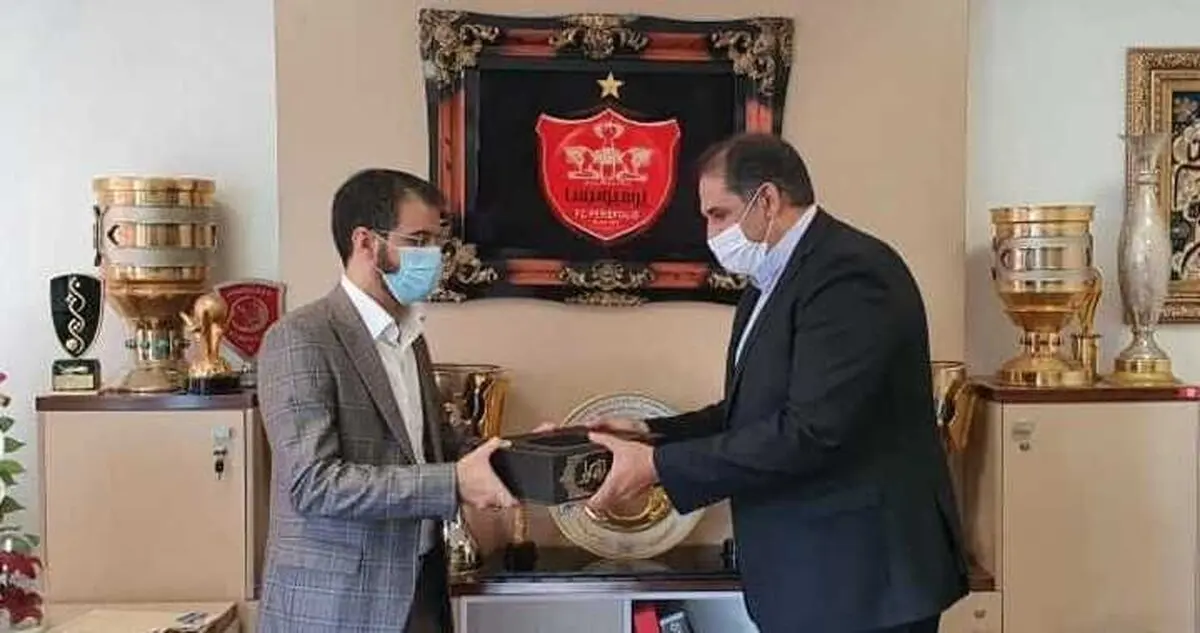 اعتراض هواداران استقلال: اصلاً نمی‌گذارند پرسپولیس بدون مدیر بماند!