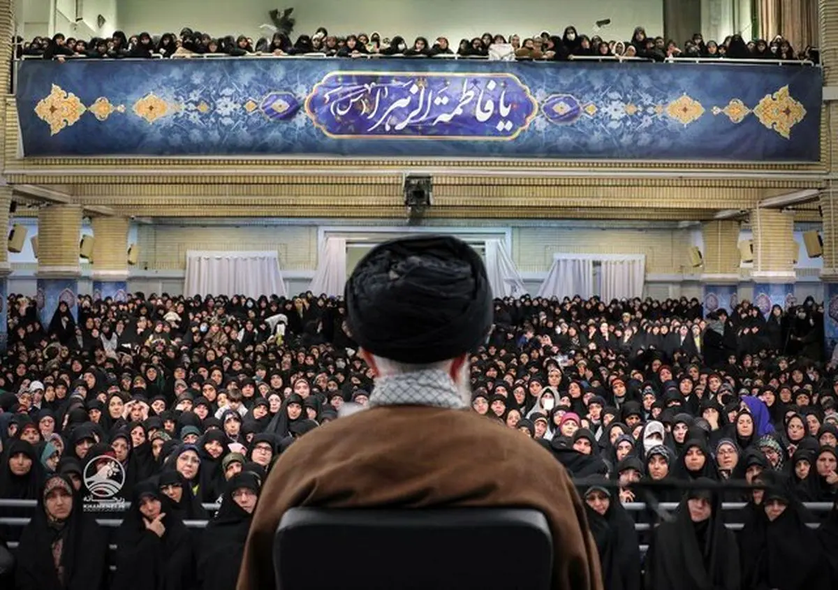 معتقدیم در بسیاری از مسائل زنانه، خانمها باید از مجتهدان زن تقلید کنند