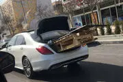 حمل بار با بنز ۳ میلیاردی!/ عکس