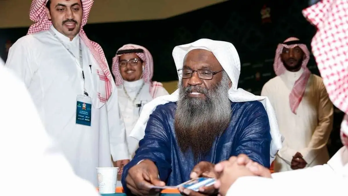 بازتاب ورق بازی امام جماعت مسجد الحرام در توئیتر