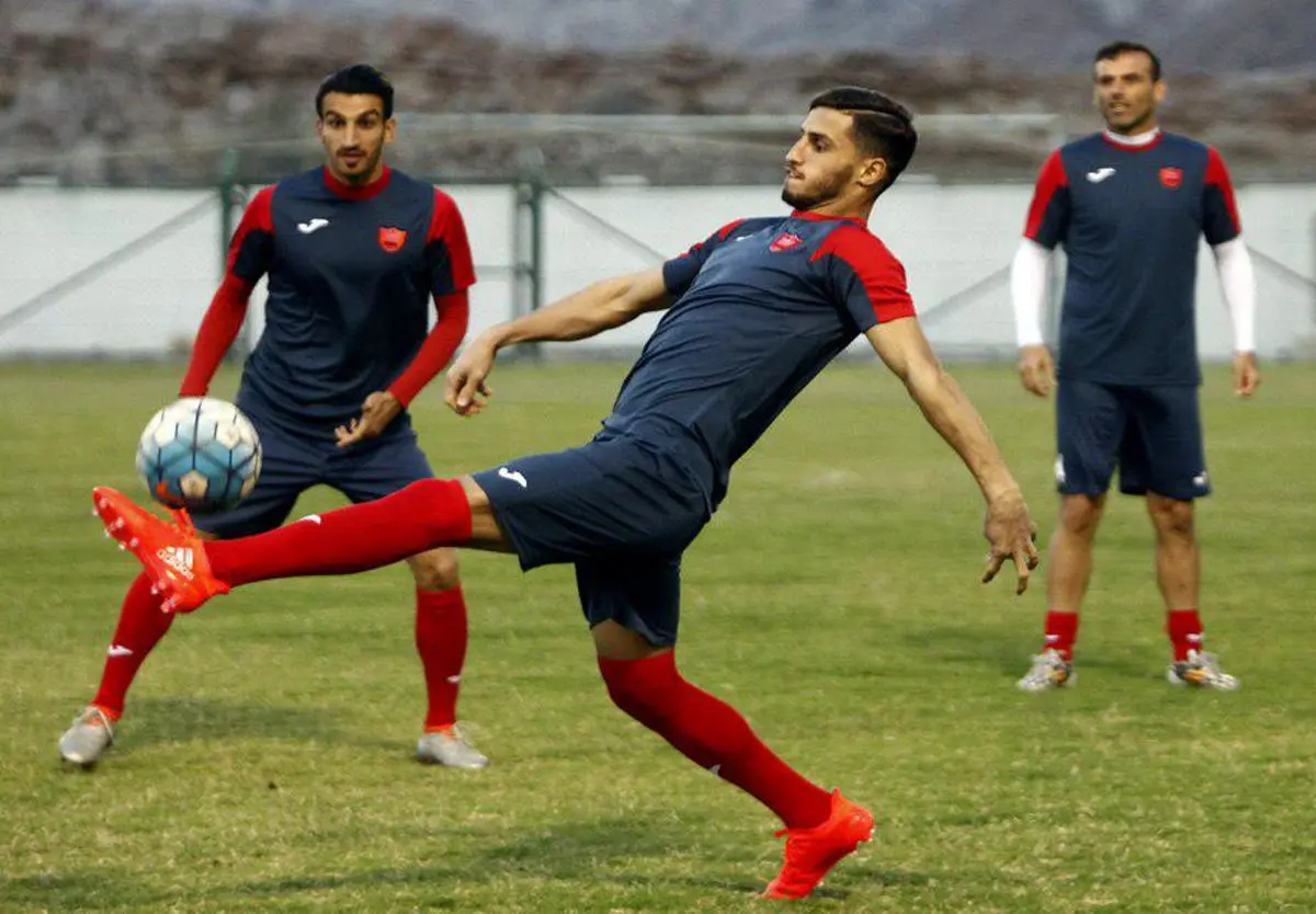 نیمکت پرسپولیس، پاشنه آشیل سرخ پوشان