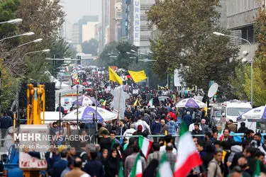 راهپیمایی یوم الله ۱۳ آبان در تهران/گزارش تصویری