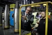 بازدید زلنسکی از یک کارخانه سلاح‌سازی در آمریکا