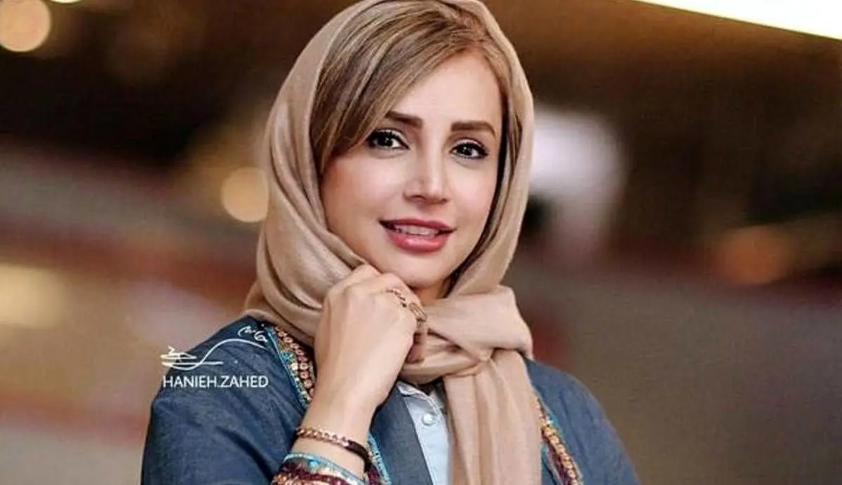 تیپ و ژست جدید و خاص شبنم قلی خانی در یک خانه لوکس