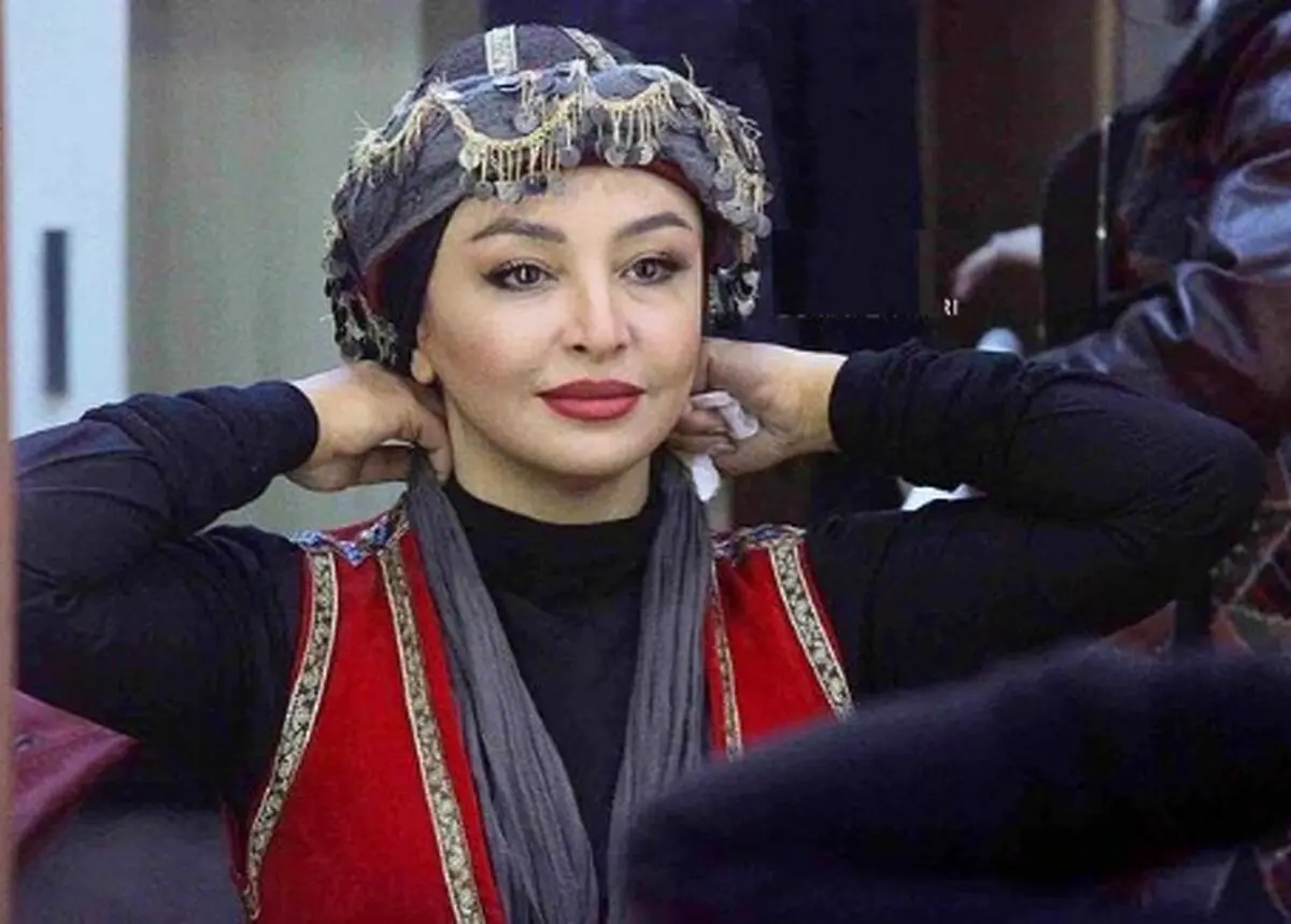 مه لقا باقری بر روی صحنه تئاتر /عکس