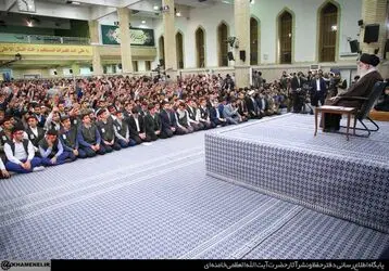 دیدار رهبری با دانش آموزان