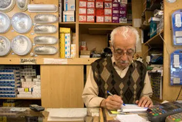 شاغلان بالای ۸۰ سال عاشق حرفه و کار خود هستند!