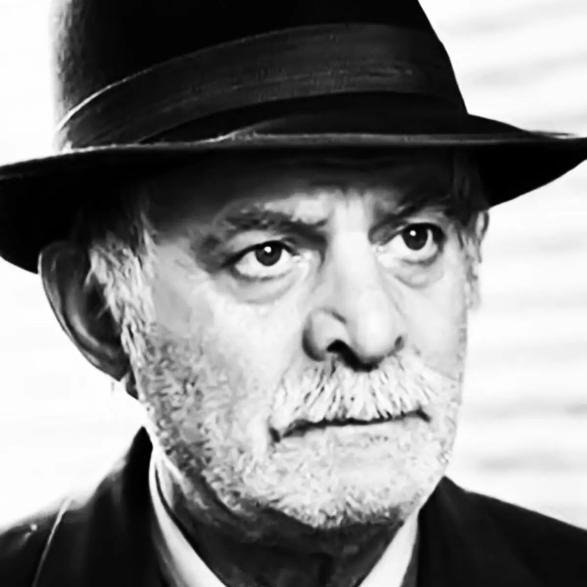 عکس مرحوم‌ سیروس گرجستانی در کنار پسرش