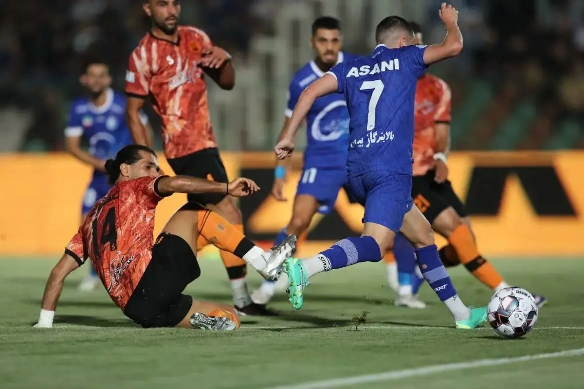 طعنه سنگین به استقلال؛ پول بازیکن خارجی را خرج ساخت کمپ کنید