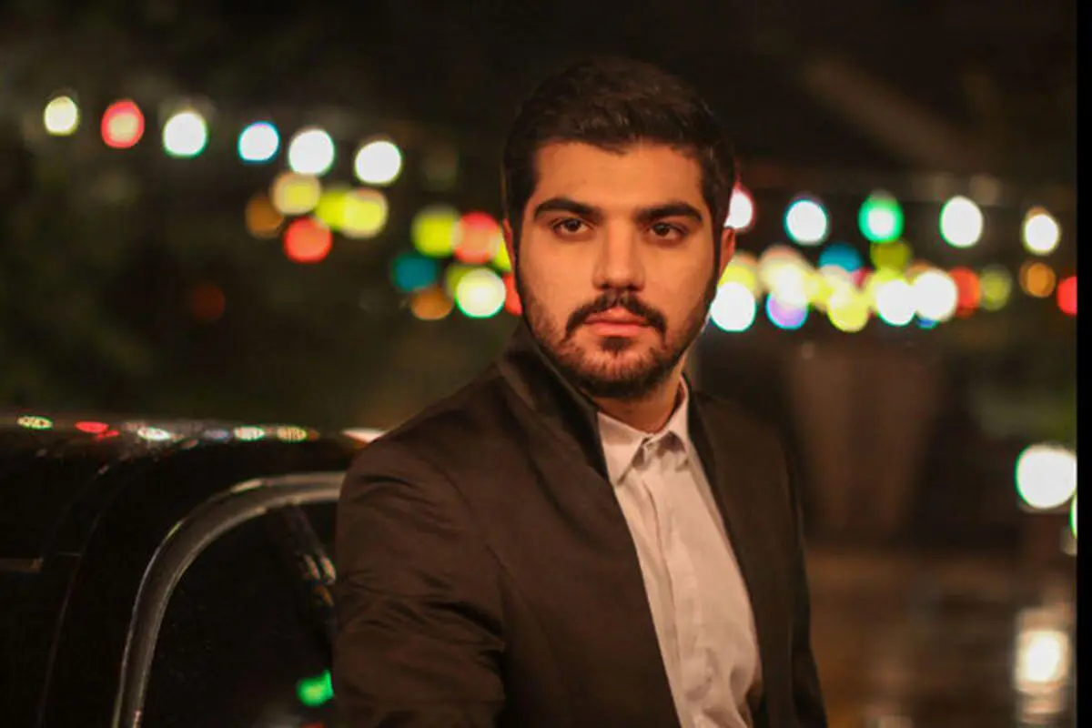 ماجرای تغییر نام خانوادگی سینا مهراد چه بود؟