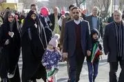 بچه های شهید مالک رحمتی دست در دست پدر+عکس
