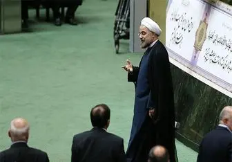 روحانی برای  دفاع از وزرا وارد صحن مجلس شد