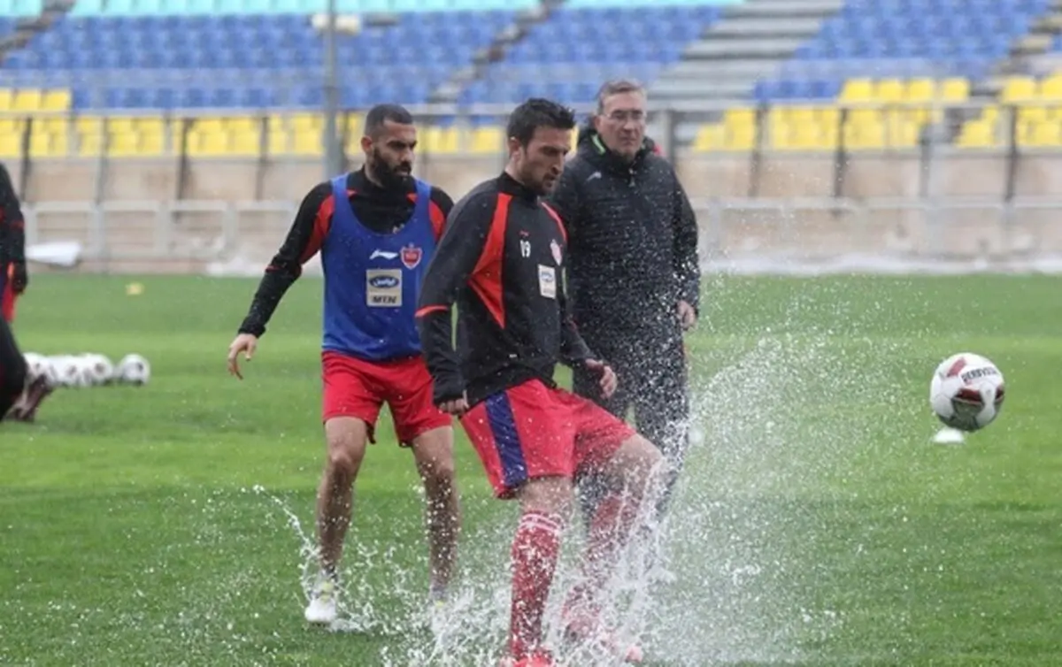 تمرین پرسپولیس زیر بارش شدید باران