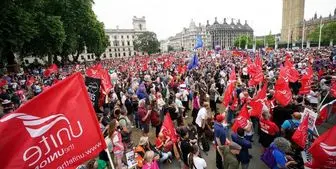 اعتراض هزاران لندنی به افزایش هزینه های زندگی در انگلیس