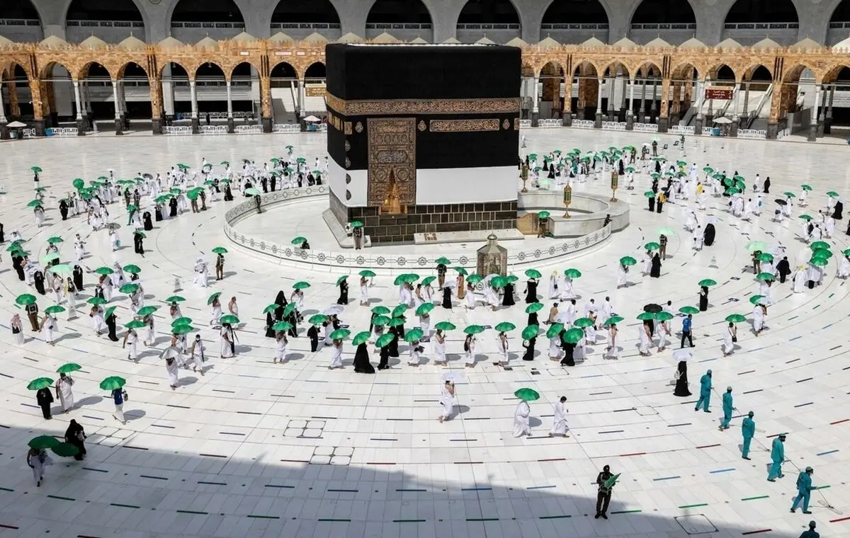 حجاج خارج و حین انجام مناسک تمتع حتما از ماسک استفاده کنند
