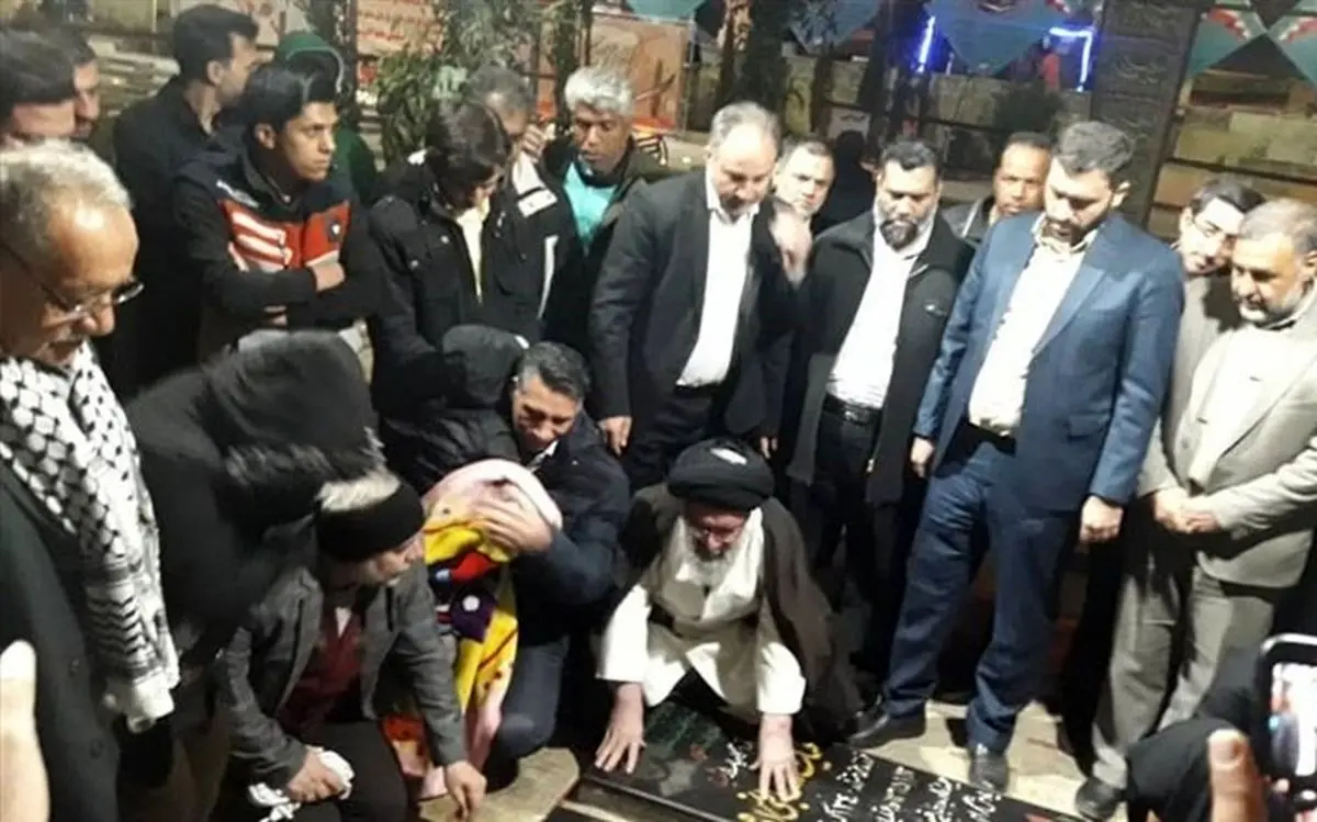 ادای احترام آیتالله خاتمی به مقام شامخ شهید سلیمانی + تصاویر