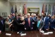 دعای دسته‌جمعی گروهی از رهبران مسیحی برای ترامپ
