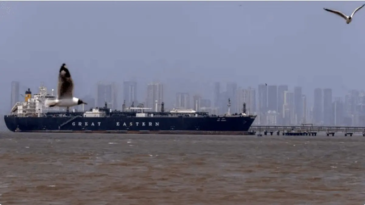 ایران زمان آتش‌بس هم از کشتی‌ها عوارض می‌گیرد