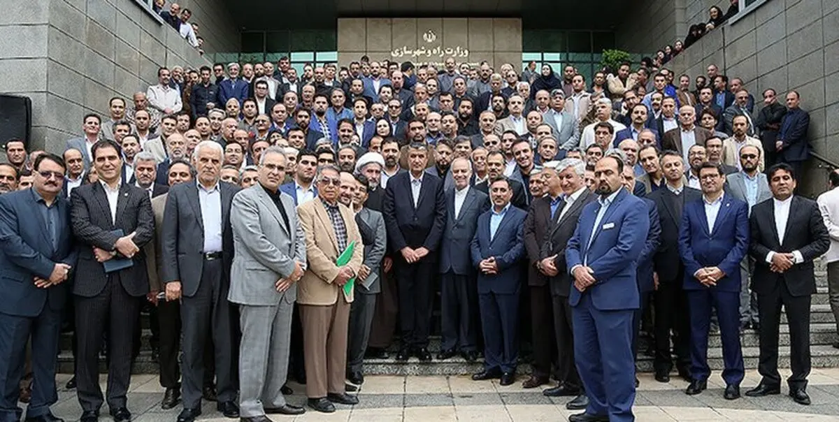 بوی تغییر در مدیران بخش مسکن وزارت راه به مشام می‌رسد