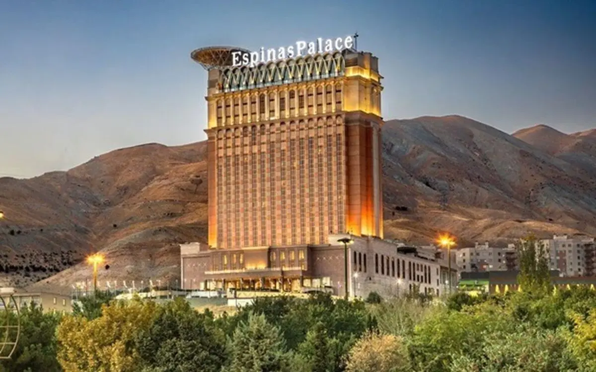 معماری مدرن اسپیناس پالاس