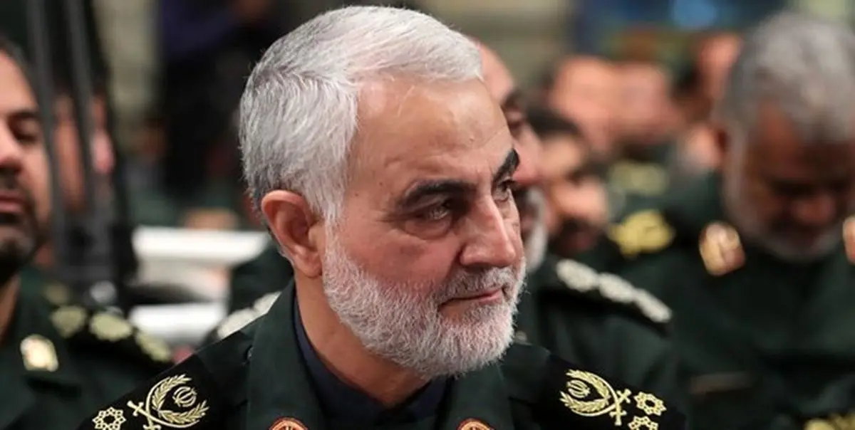 دستنوشته شهید سلیمانی به رهبر انقلاب اهدا شد
