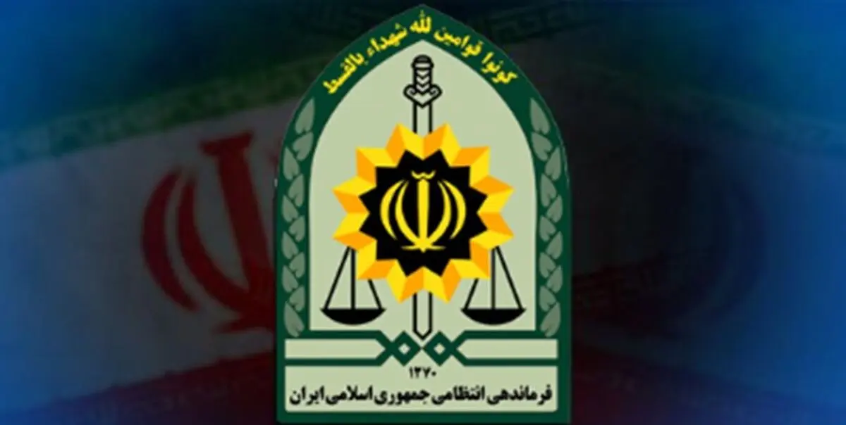 جریان نشستن یک زن روی سقف ماشین پلیس چه بود؟ 